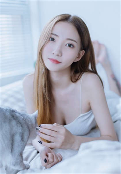 -盛夏晚晴天之美女如云_情感语录