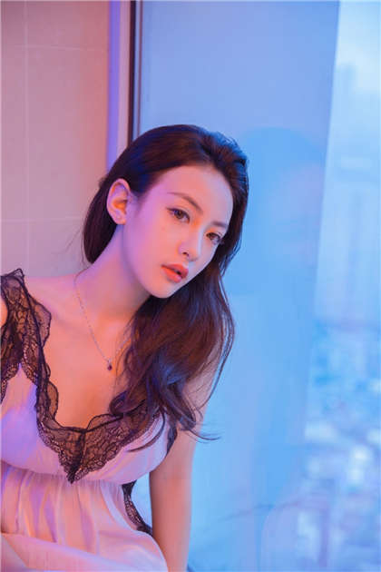 -一男二女玩三P_情感语录